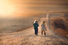 original_______boy_and_girl_running_down_the_road_20150117_1432990370